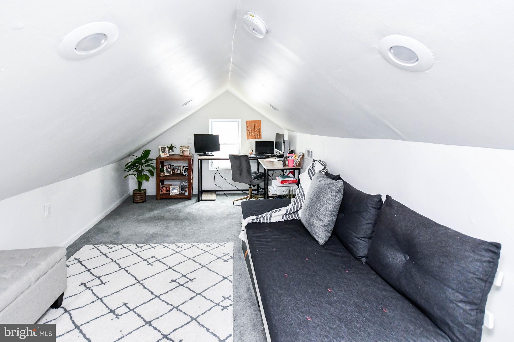 CARMODY HILLS - Residential Lease