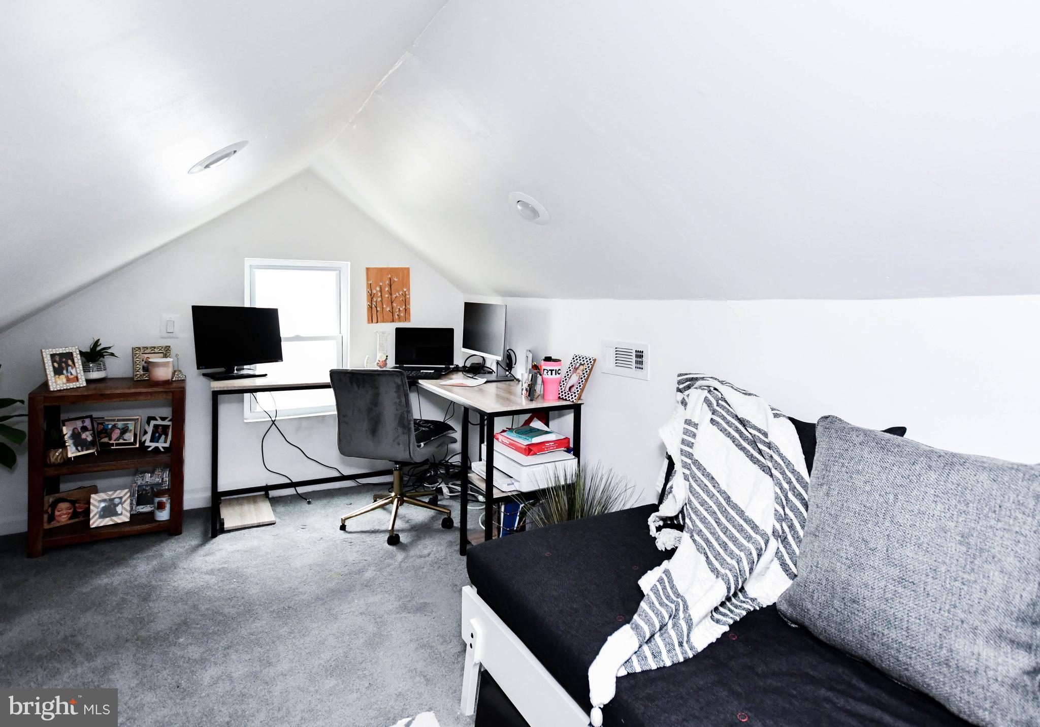 CARMODY HILLS - Residential Lease