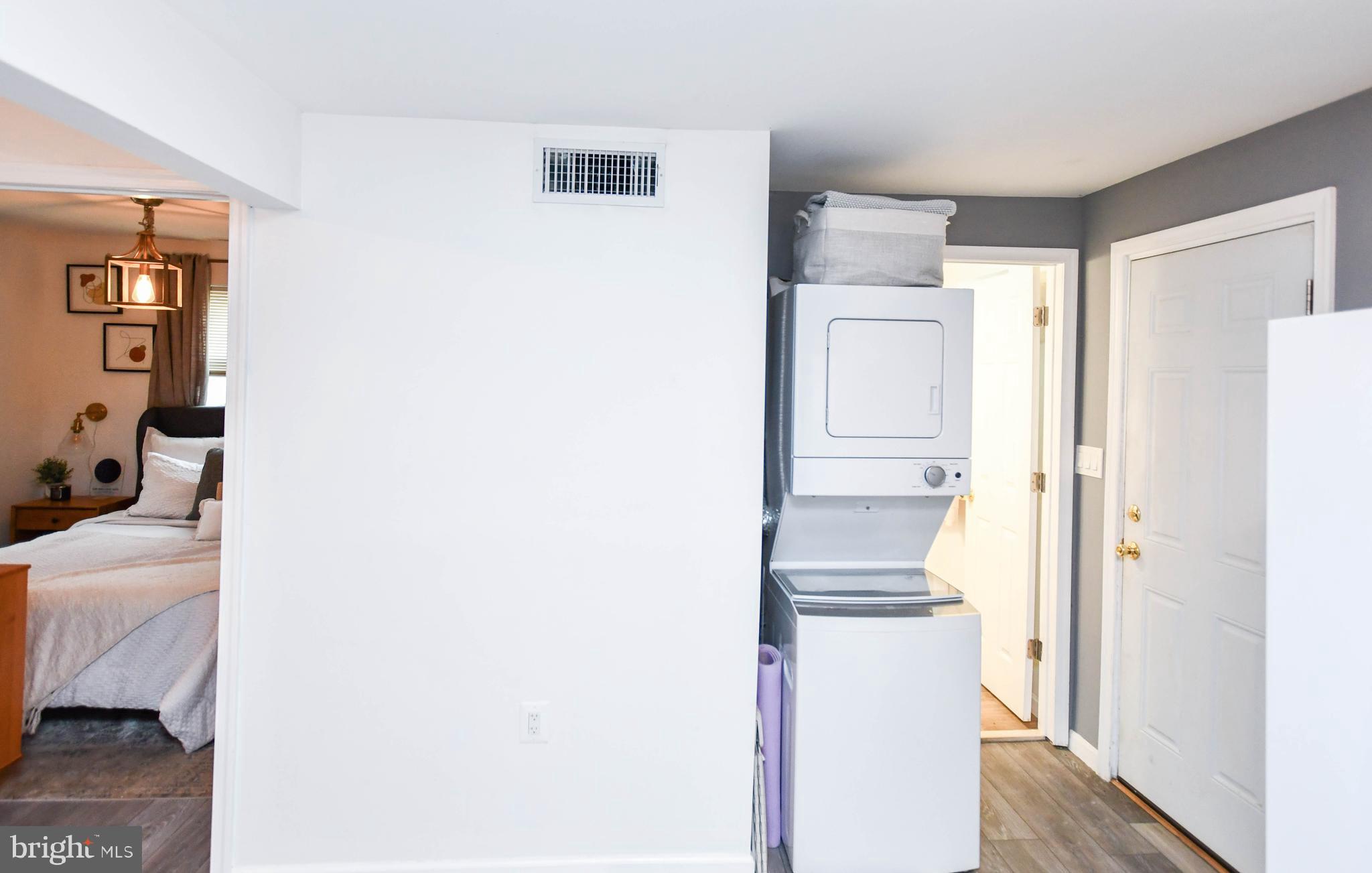 CARMODY HILLS - Residential Lease