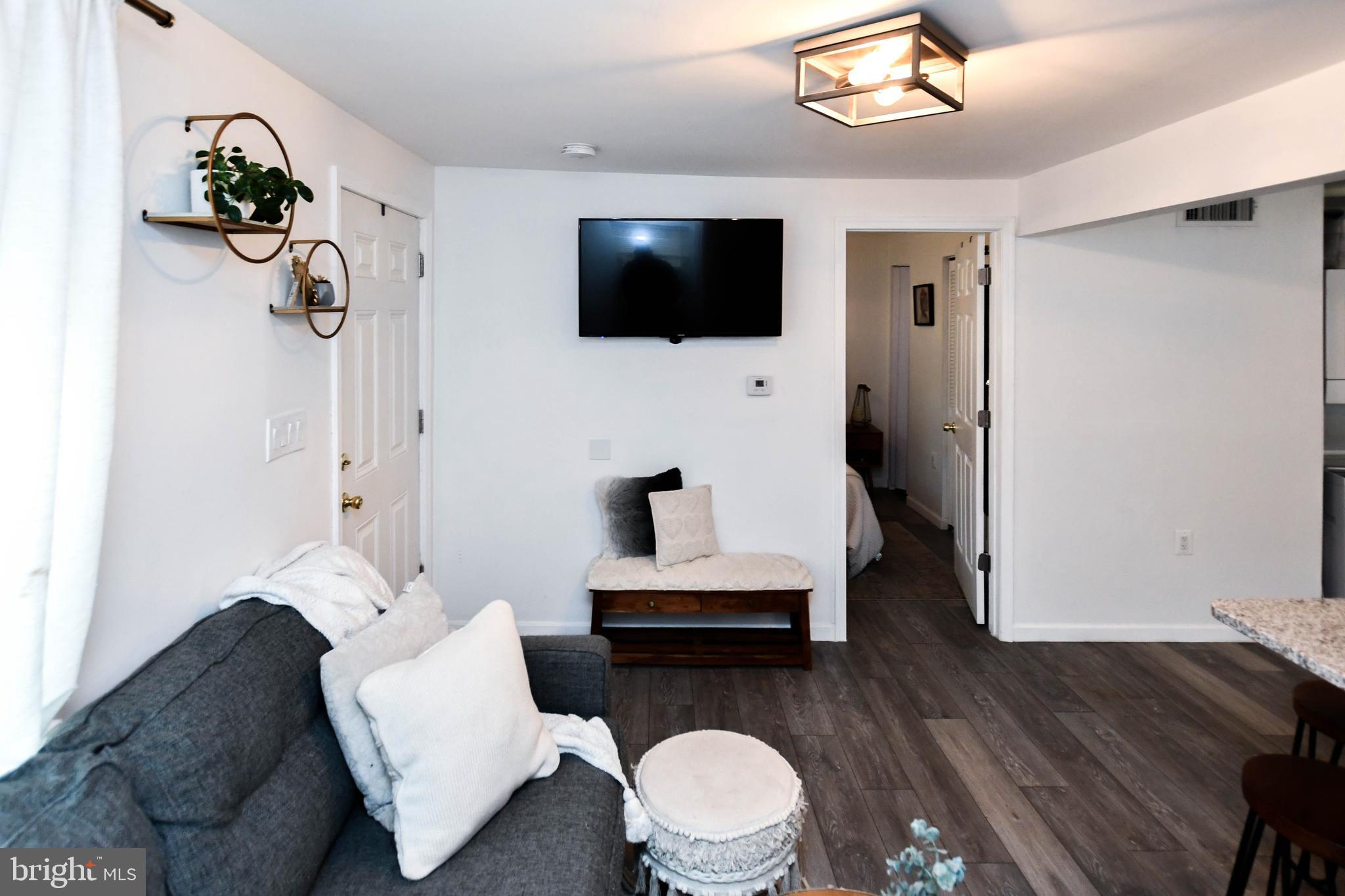 CARMODY HILLS - Residential Lease