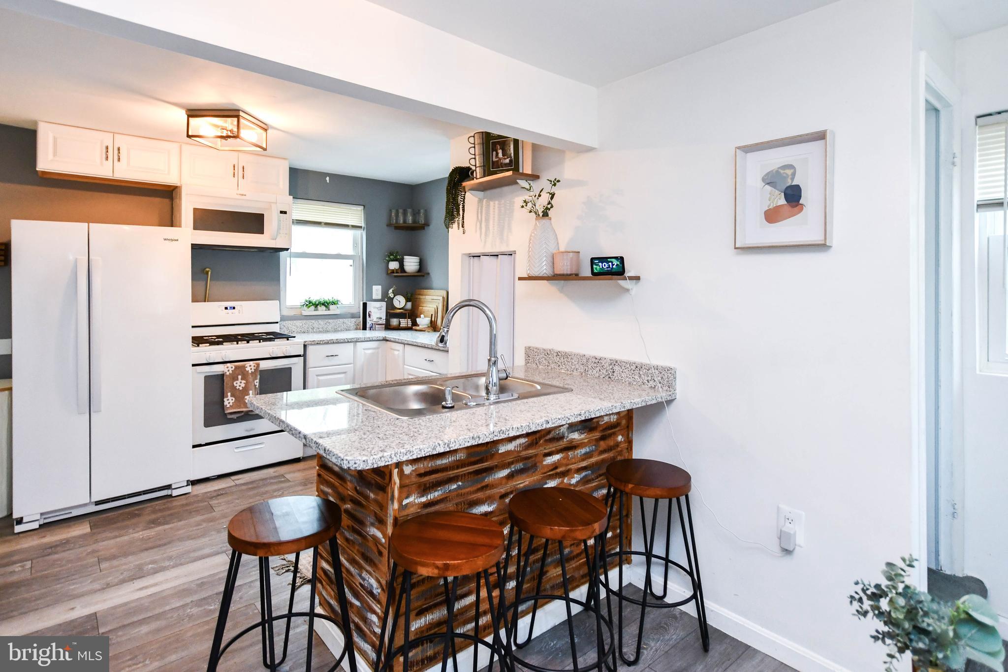 CARMODY HILLS - Residential Lease