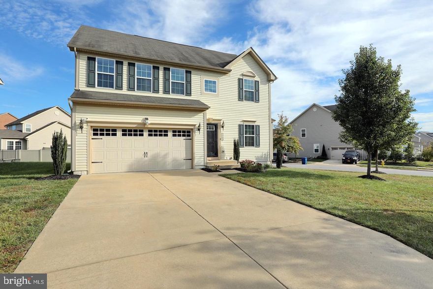 PRICED TO SELL!  Completely move-in-ready 3,400 sq ft home with three finished levels and 2-car garage.  Experience modern living in style with ample space for every family member. The open floor plan on the main level seamlessly connects the kitchen, dining, and family room areas, creating an inviting atmosphere for gatherings. Tons of natural light pours into the dining area and the gourmet kitchen features granite counters, 42" cabinets, HUGE center island and SS appliances. Upstairs you can retreat to the expansive master suite, and still have plenty of room with the additional 3 bedrooms as well.  Next head down to enjoy the versatility of the fully finished basement which includes another (amazing!) full bath and extra space for storage too!  With a charming exterior including a great NO-Maintenance back deck for BBQ’s this home is a perfect blend of comfort, sophistication and fun!  Tesla Solar Panels to help keep monthly electric bill down too.  All this plus an extremely convenient location and wonderful community amenities make this a wonderful place to call home.