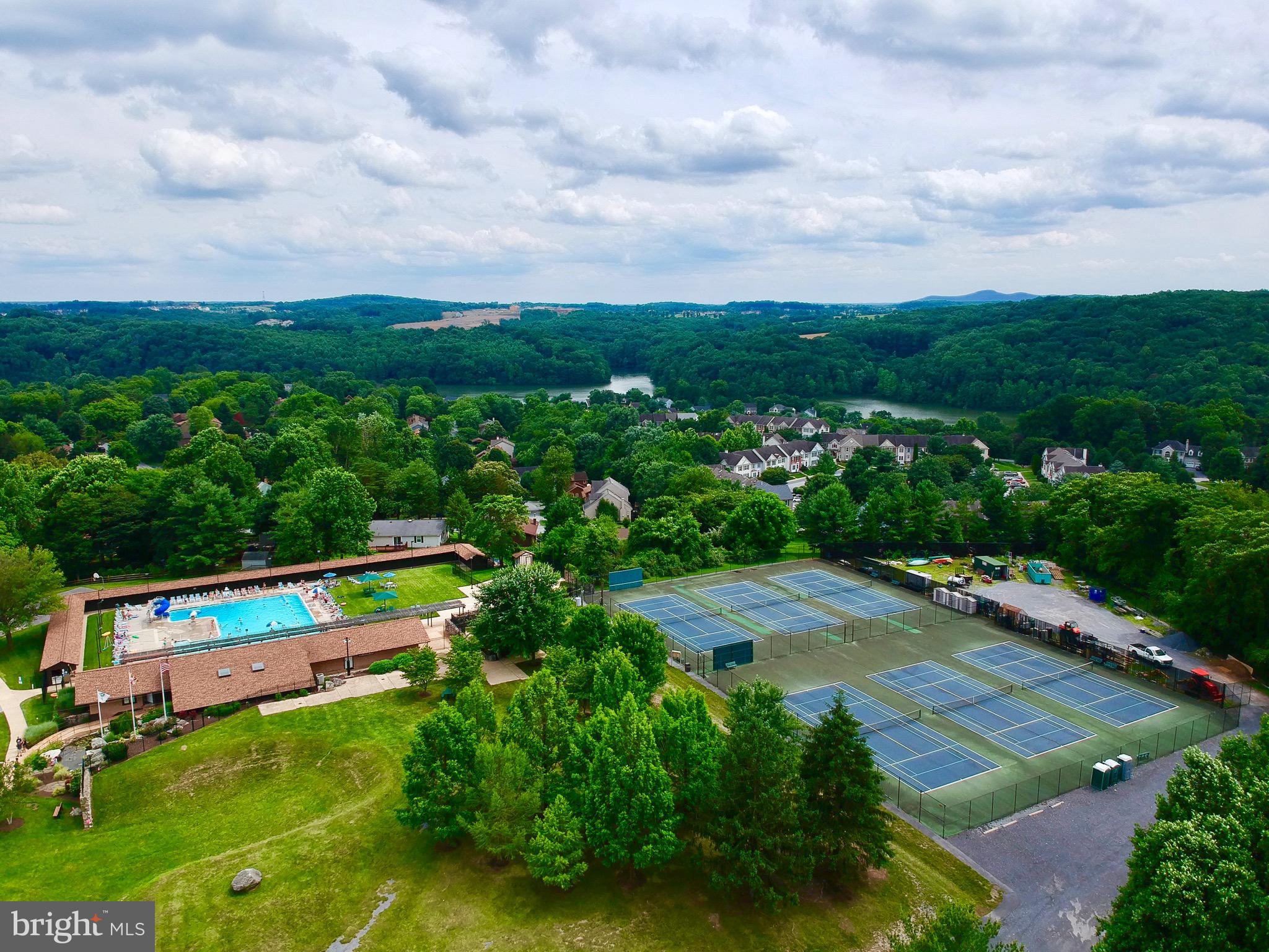 EAGLEHEAD PINEHURST - Residential