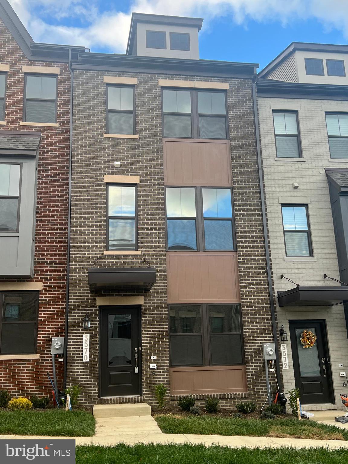 GATEWAY WEST - Residential Lease