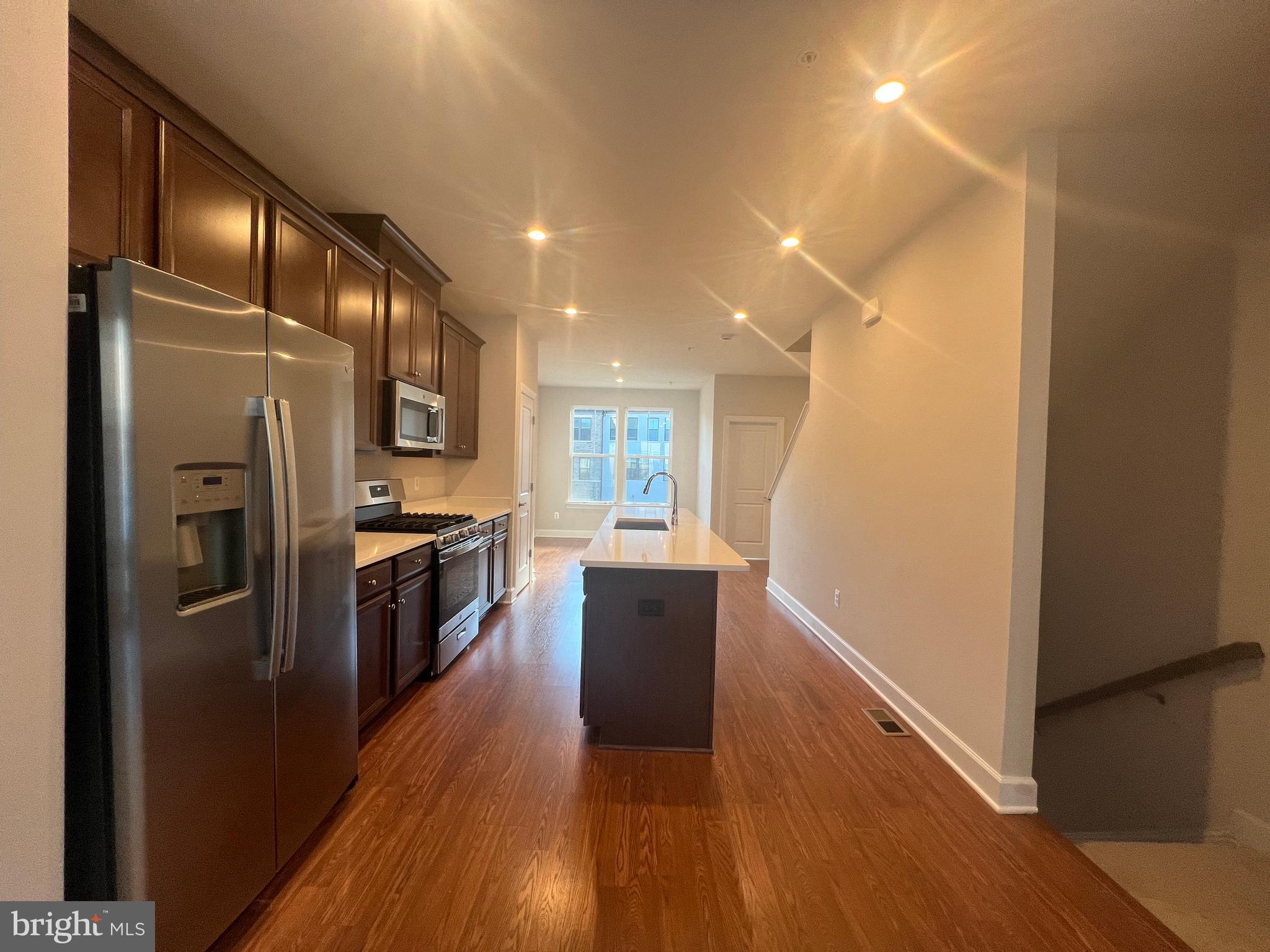 GATEWAY WEST - Residential Lease