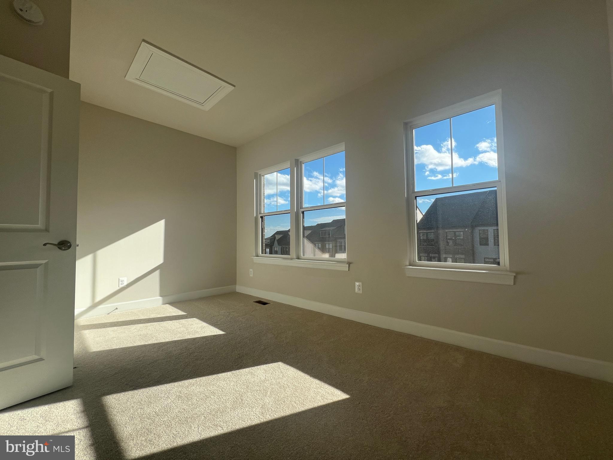 GATEWAY WEST - Residential Lease