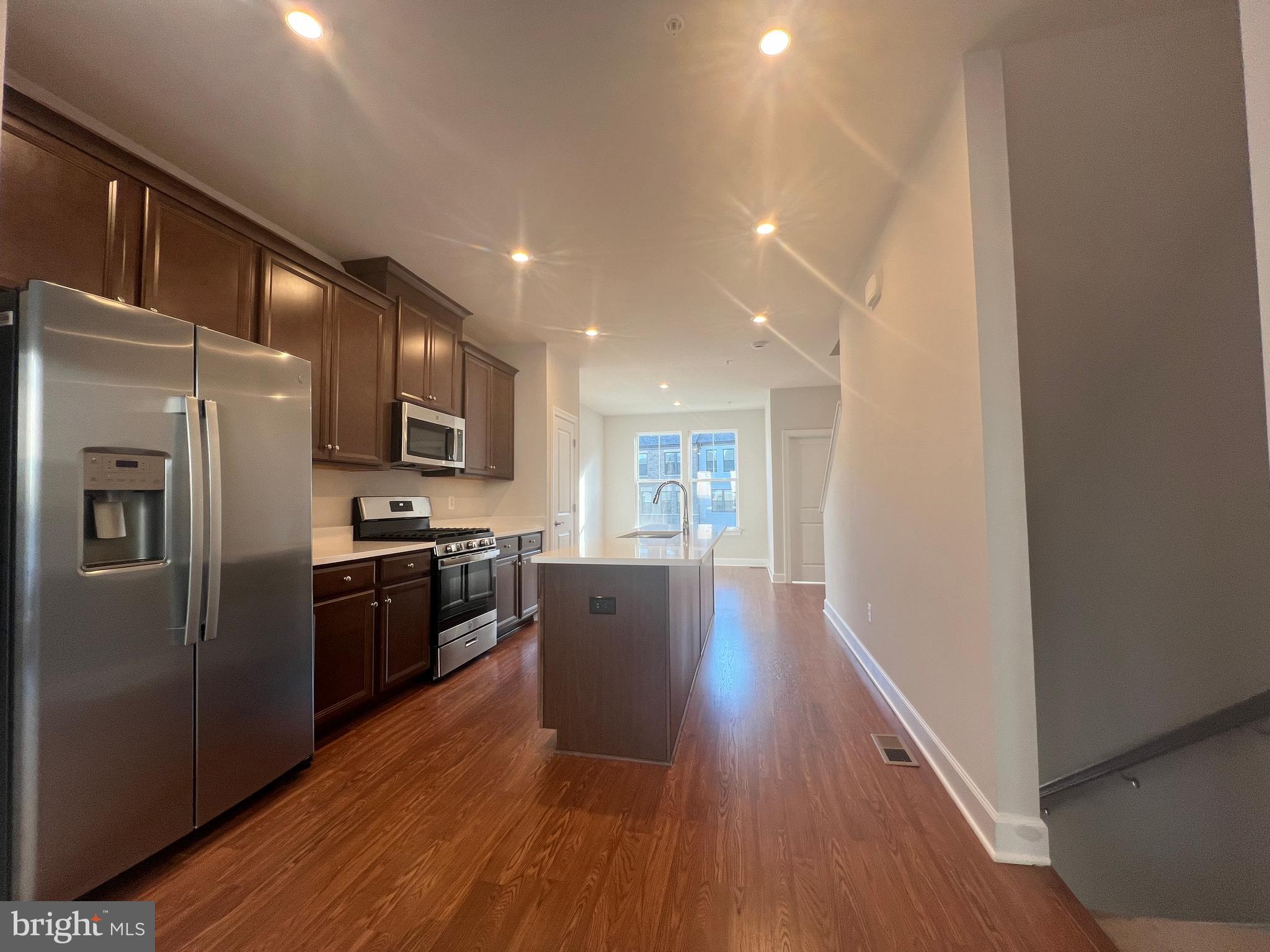 GATEWAY WEST - Residential Lease