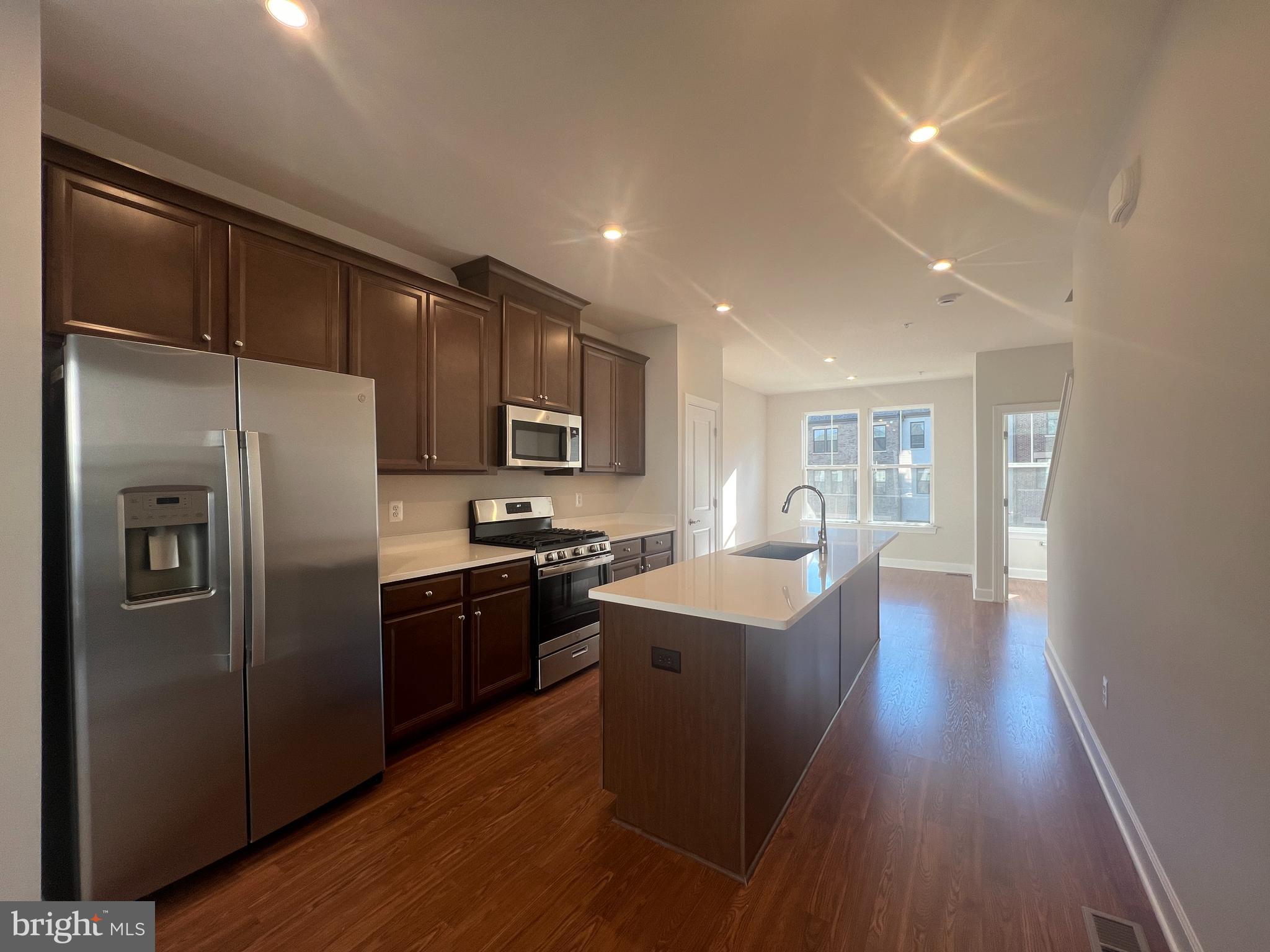 GATEWAY WEST - Residential Lease