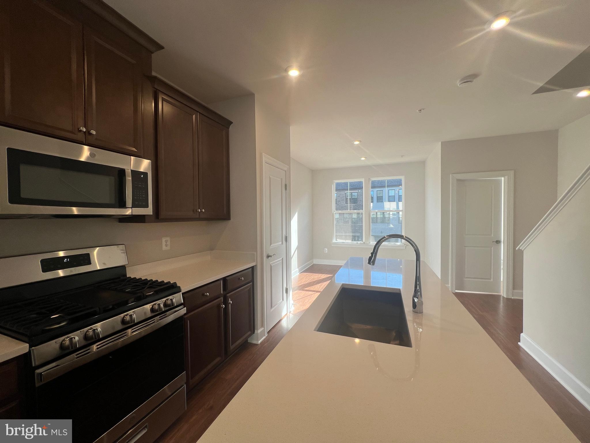 GATEWAY WEST - Residential Lease