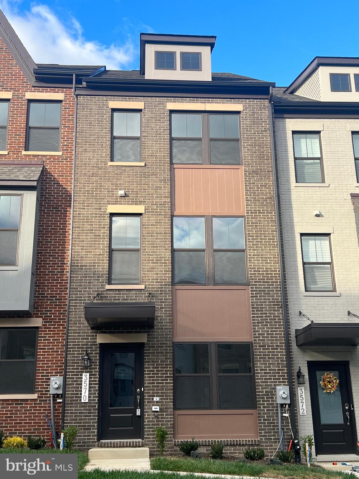 GATEWAY WEST - Residential Lease