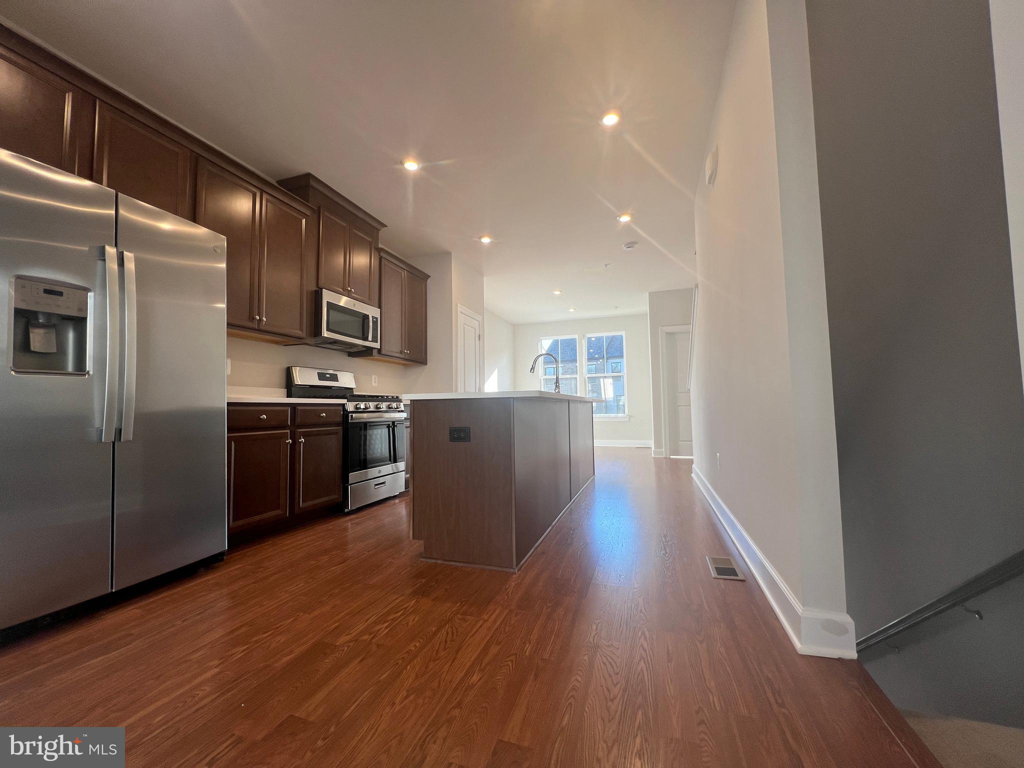 GATEWAY WEST - Residential Lease