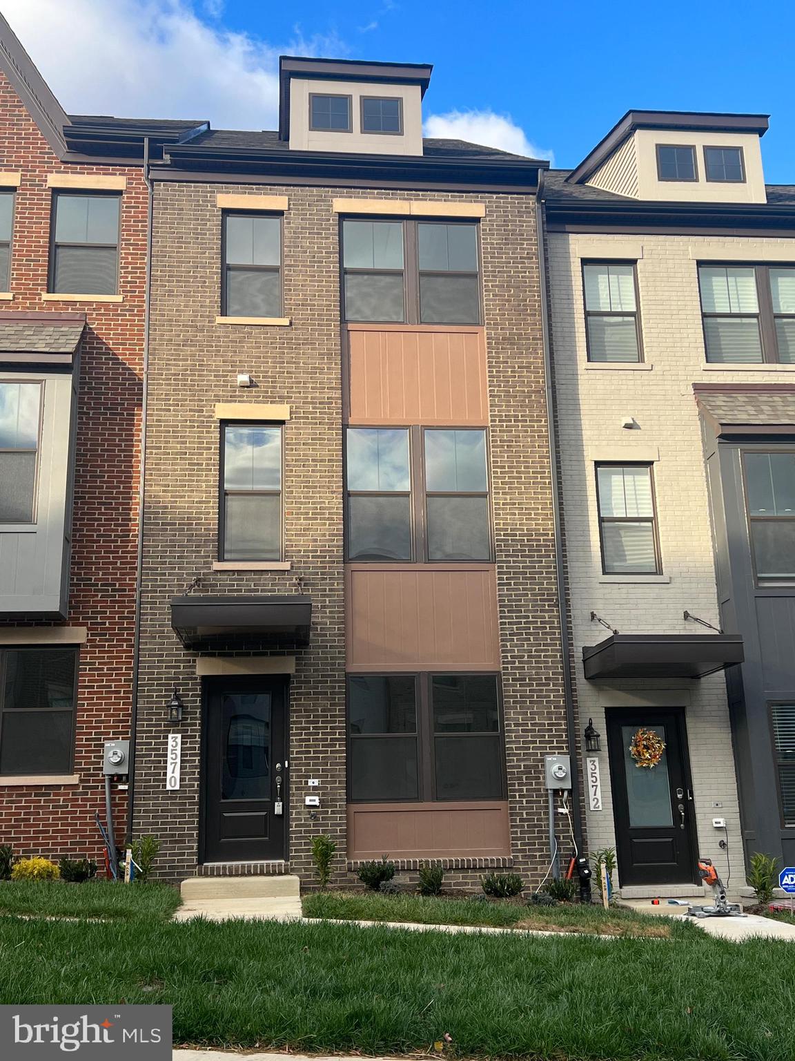 GATEWAY WEST - Residential Lease