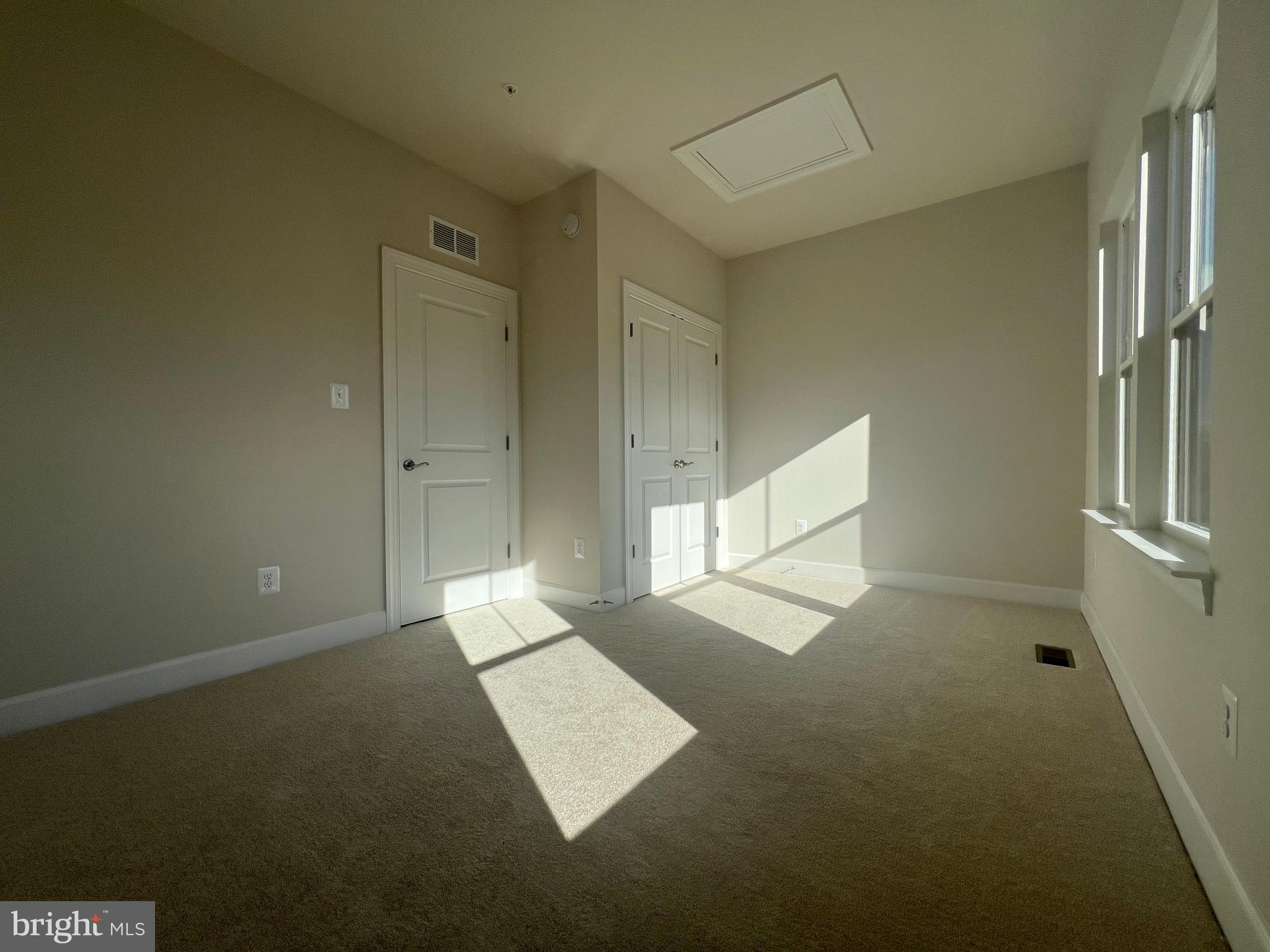 GATEWAY WEST - Residential Lease