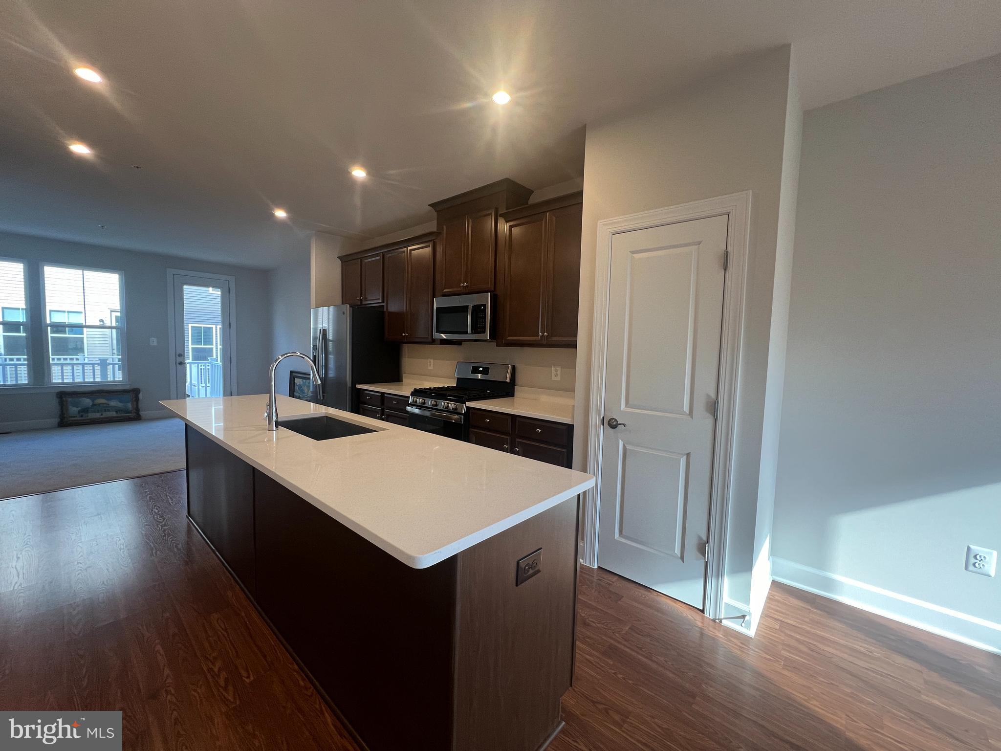 GATEWAY WEST - Residential Lease