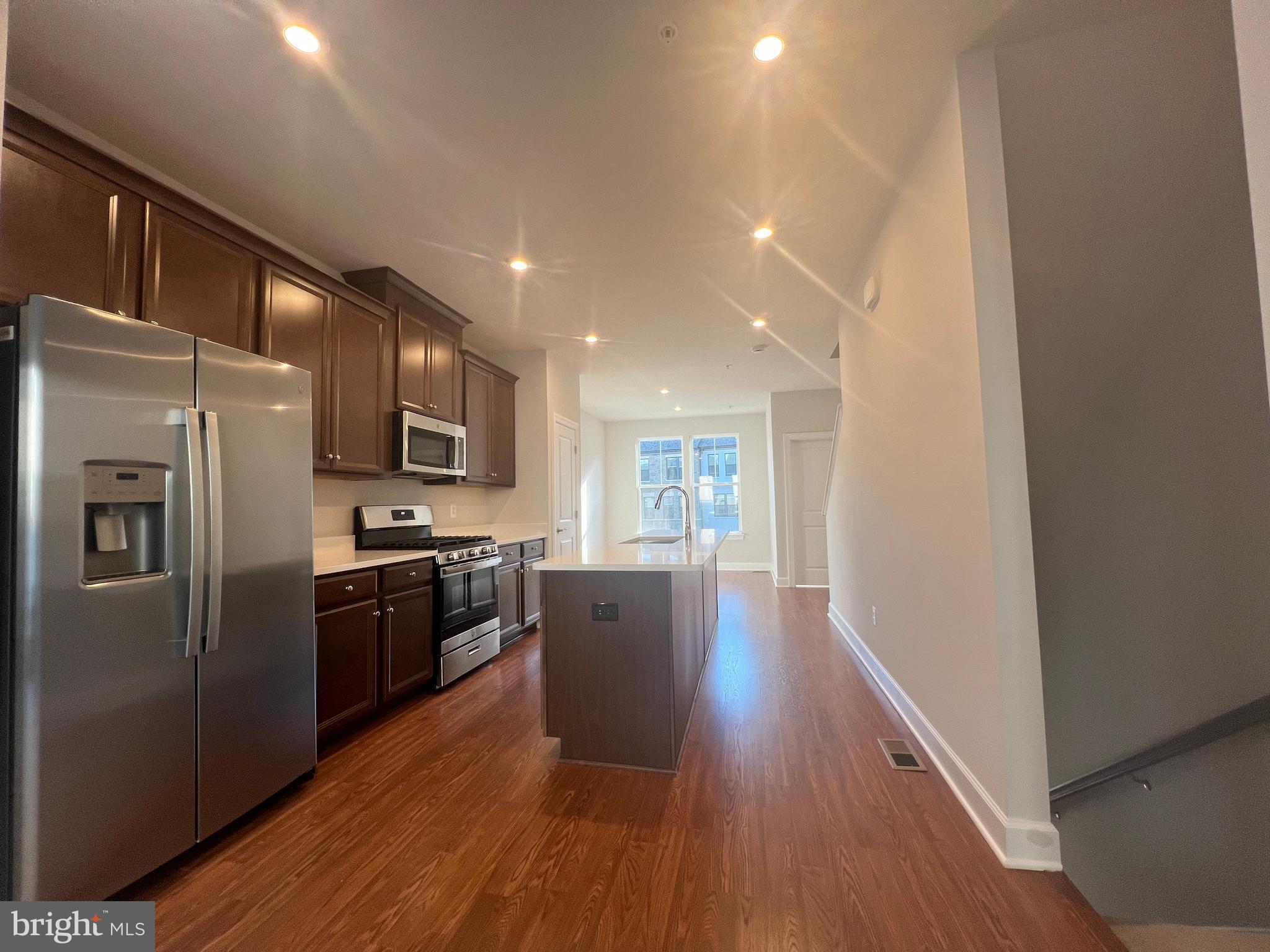 GATEWAY WEST - Residential Lease