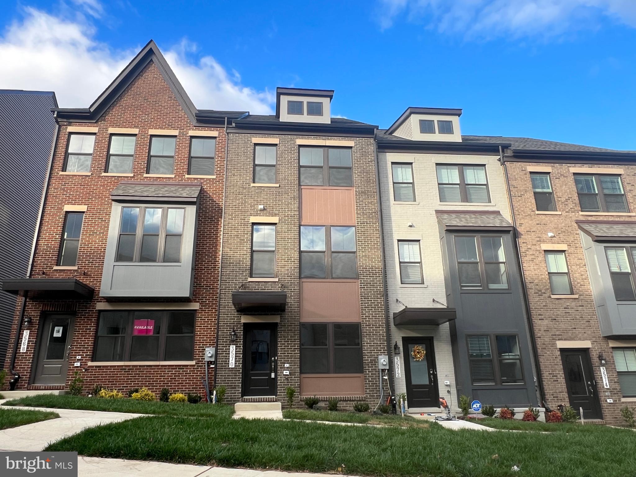 GATEWAY WEST - Residential Lease