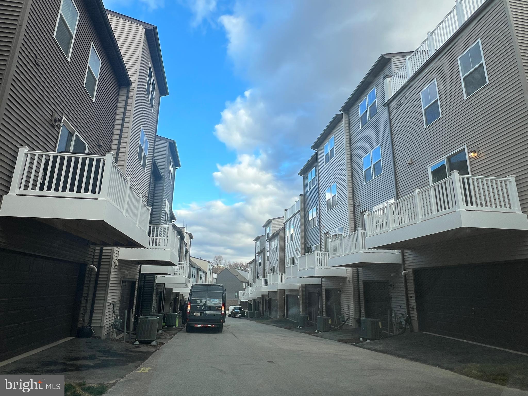 GATEWAY WEST - Residential Lease