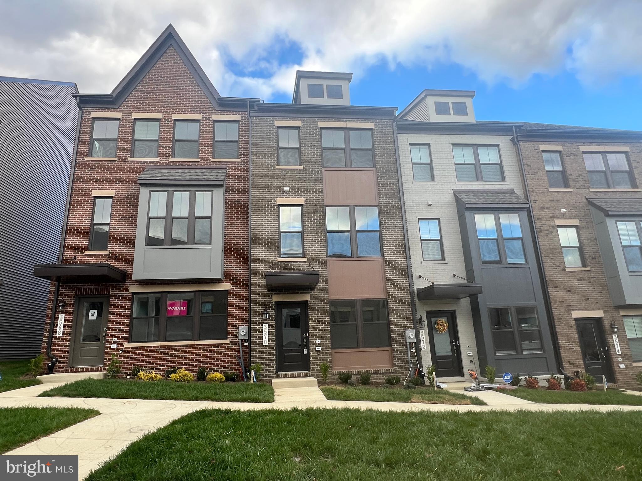 GATEWAY WEST - Residential Lease