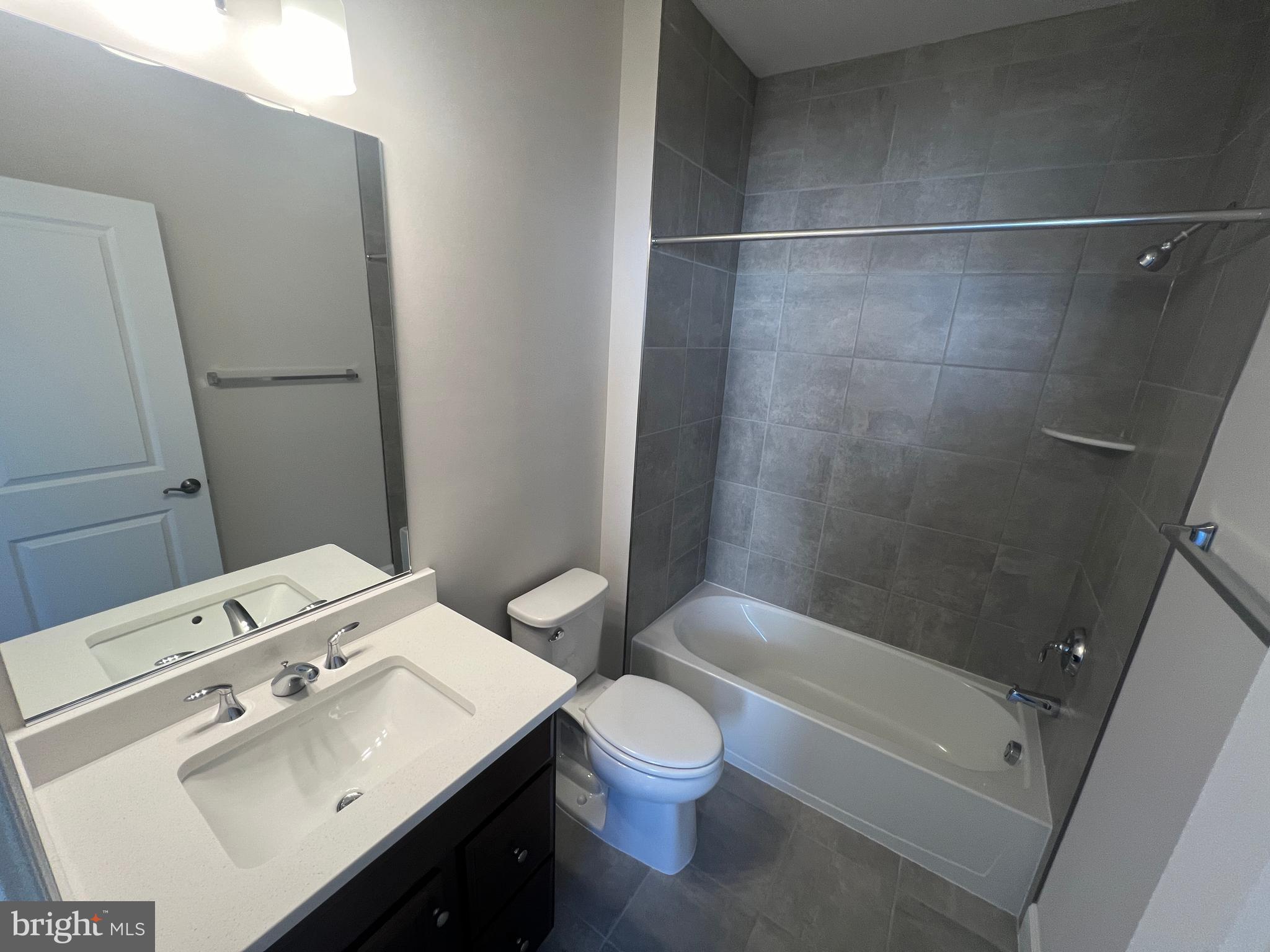 GATEWAY WEST - Residential Lease