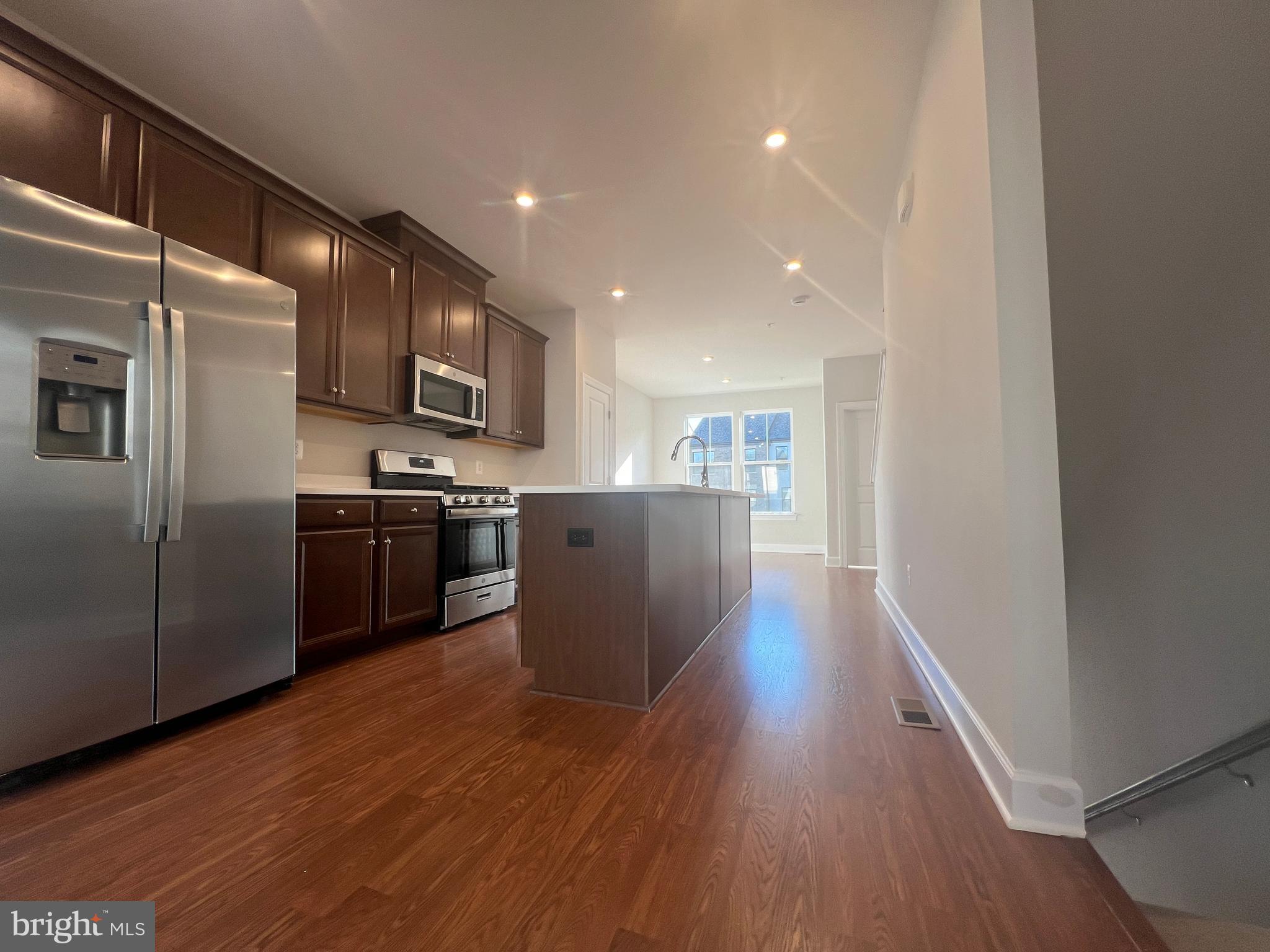 GATEWAY WEST - Residential Lease