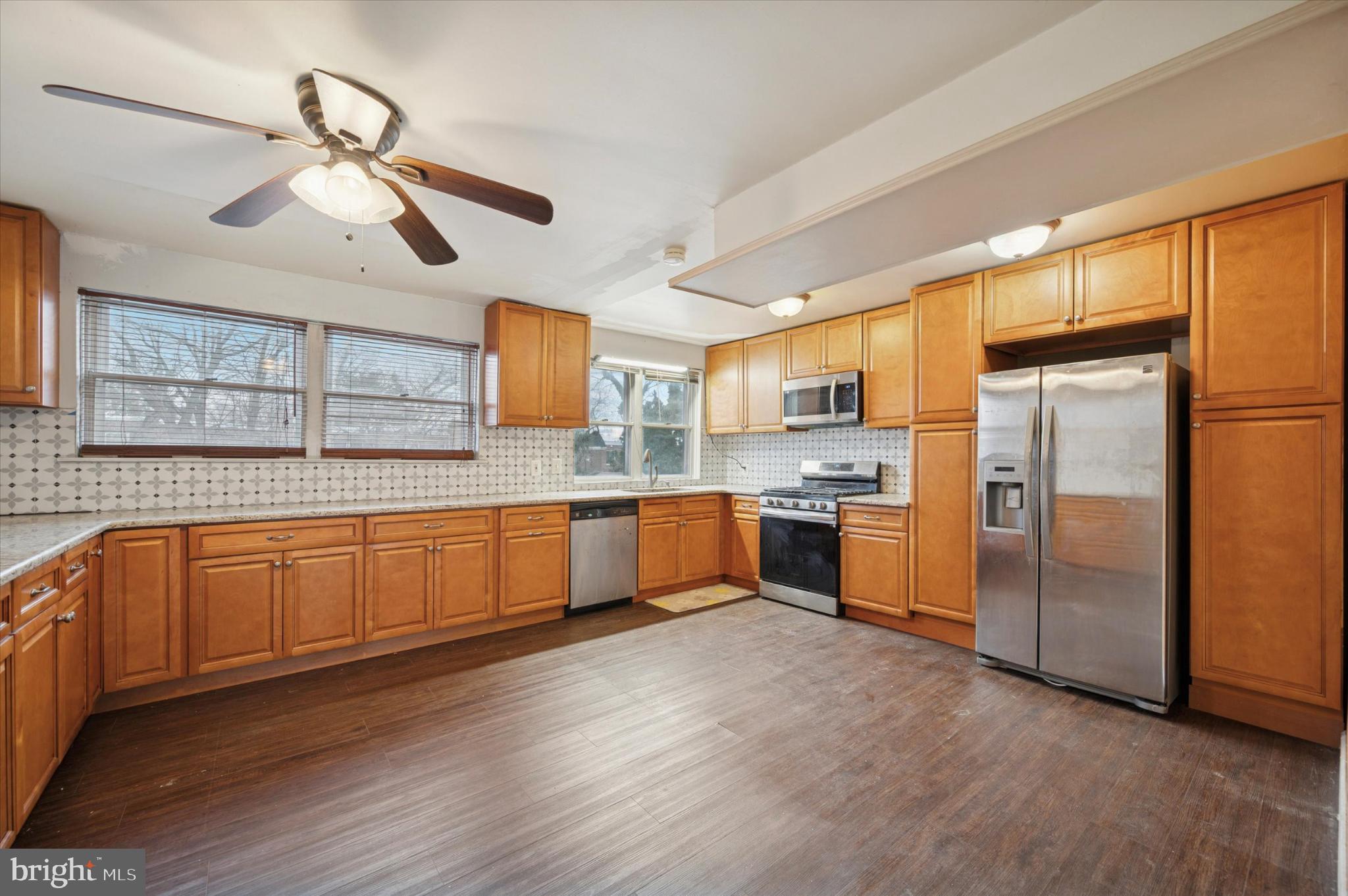 EAST OAK LANE - Residential