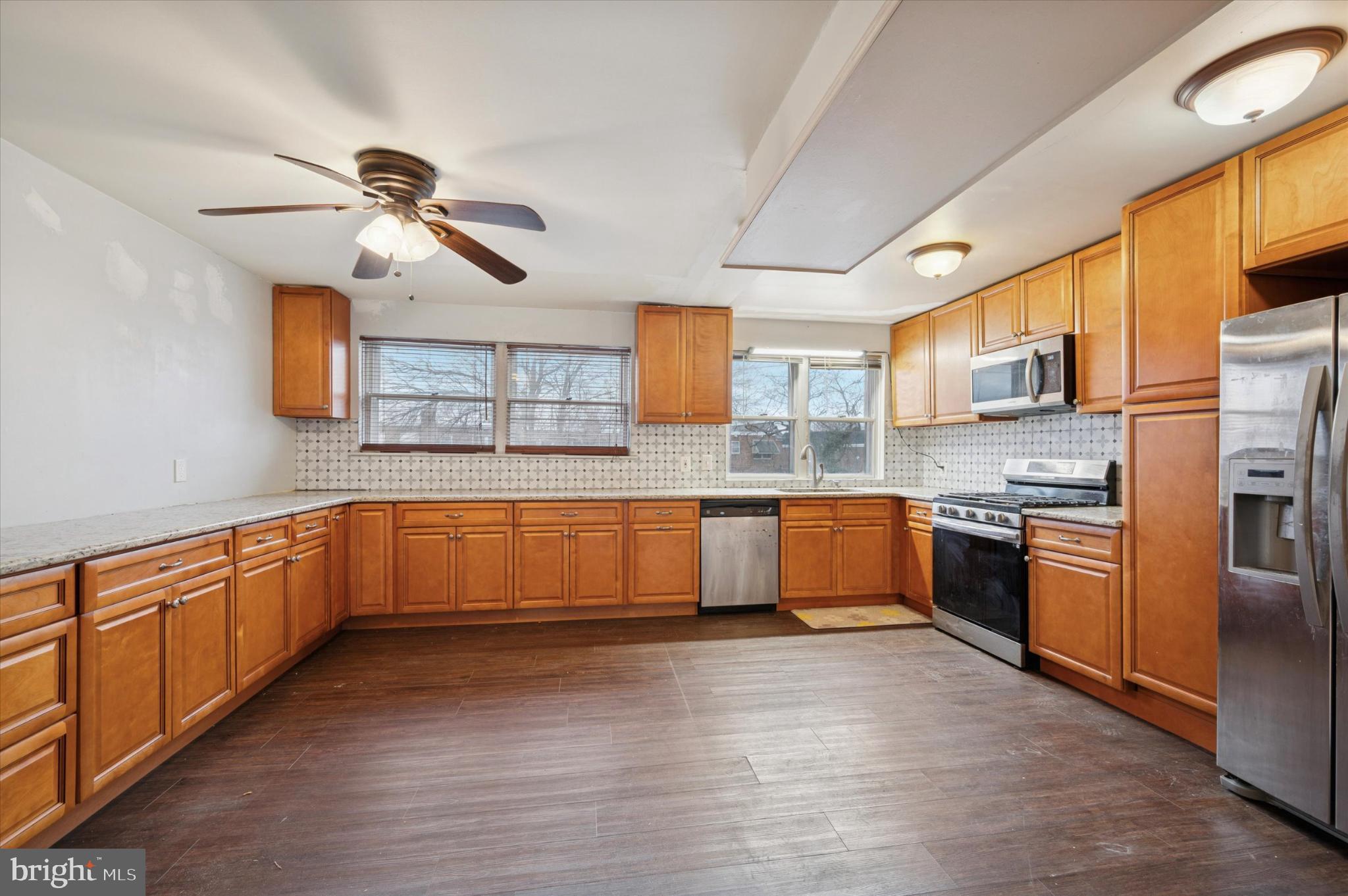 EAST OAK LANE - Residential