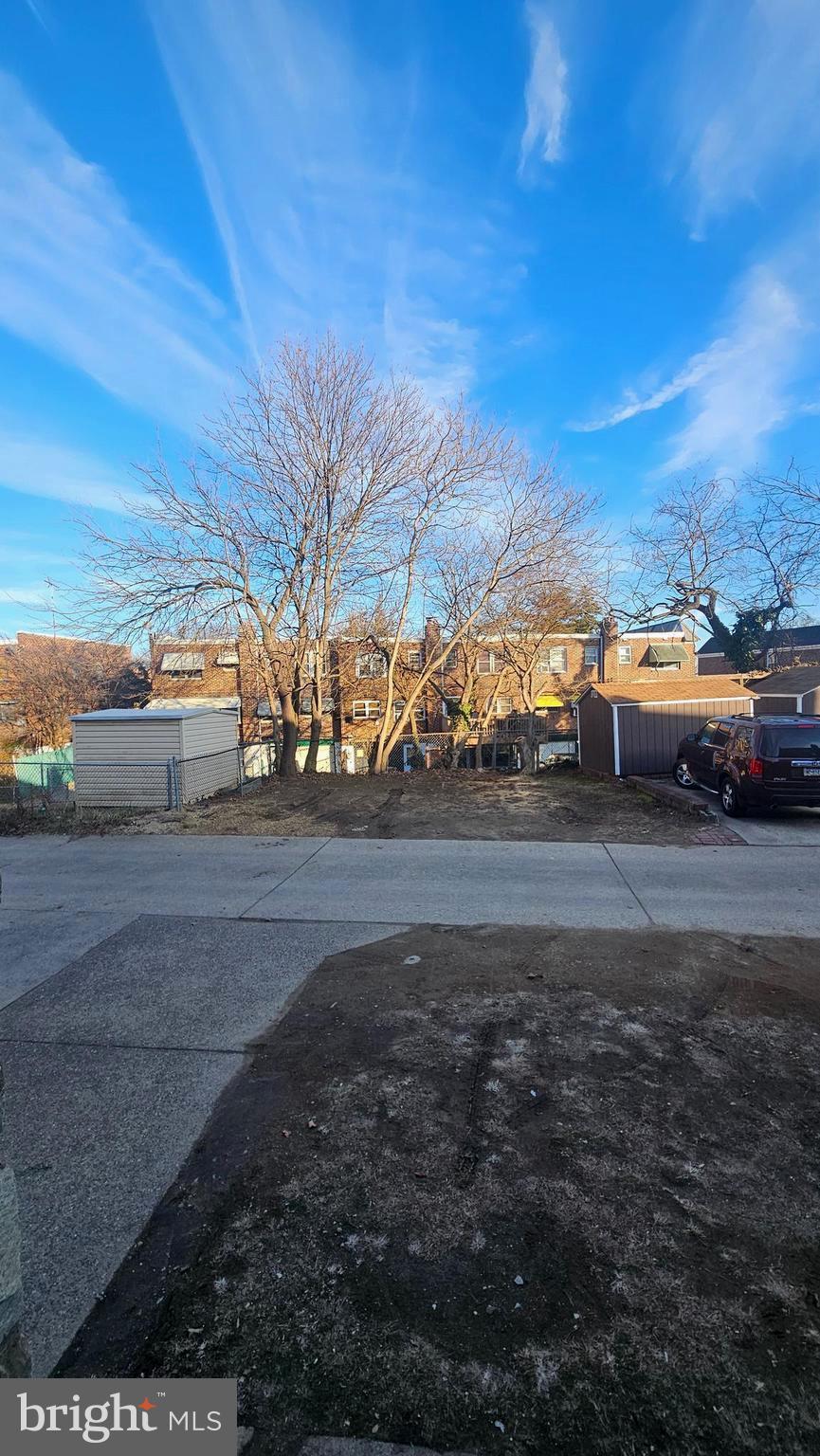 EAST OAK LANE - Residential