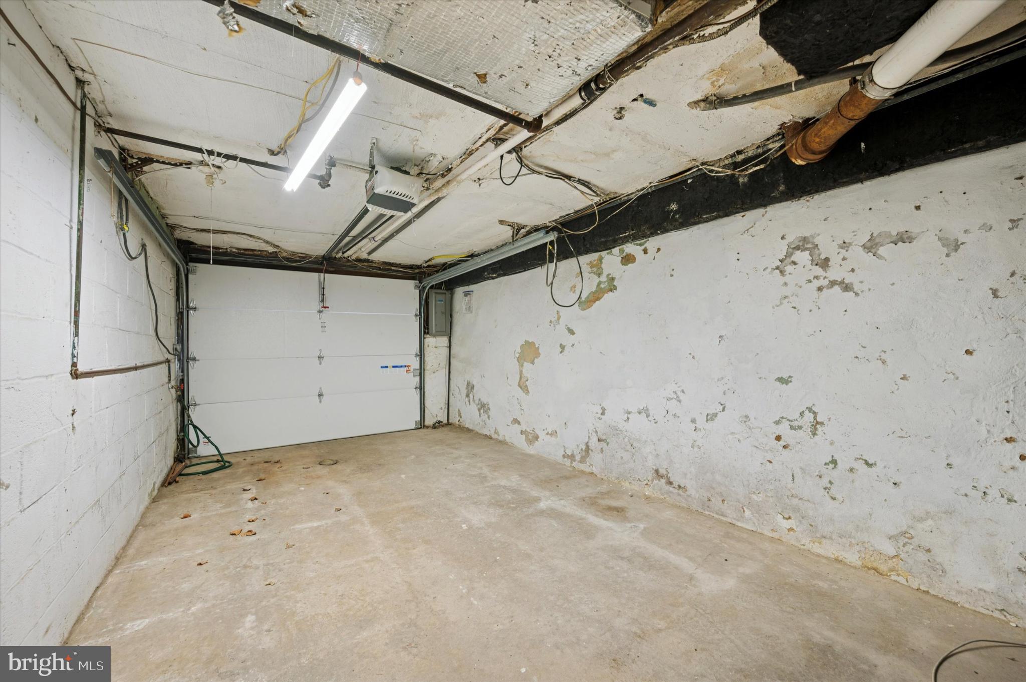 EAST OAK LANE - Residential