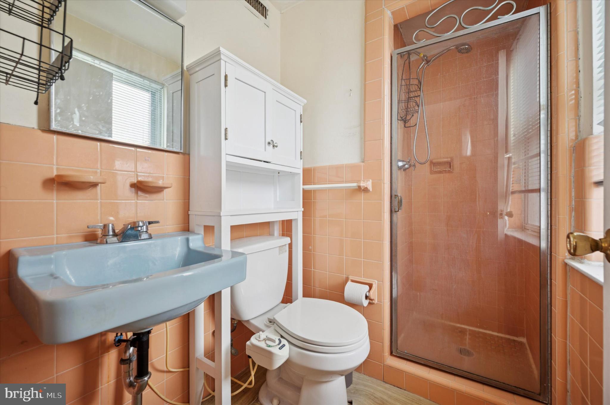 EAST OAK LANE - Residential