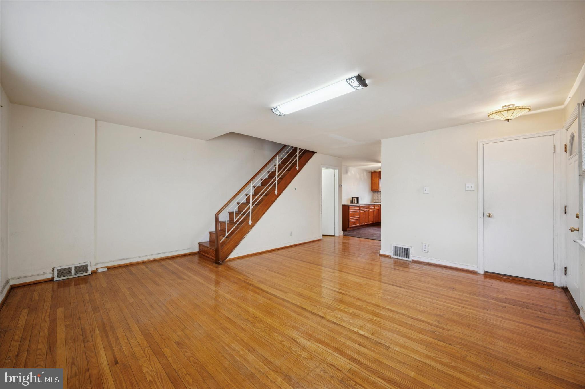 EAST OAK LANE - Residential