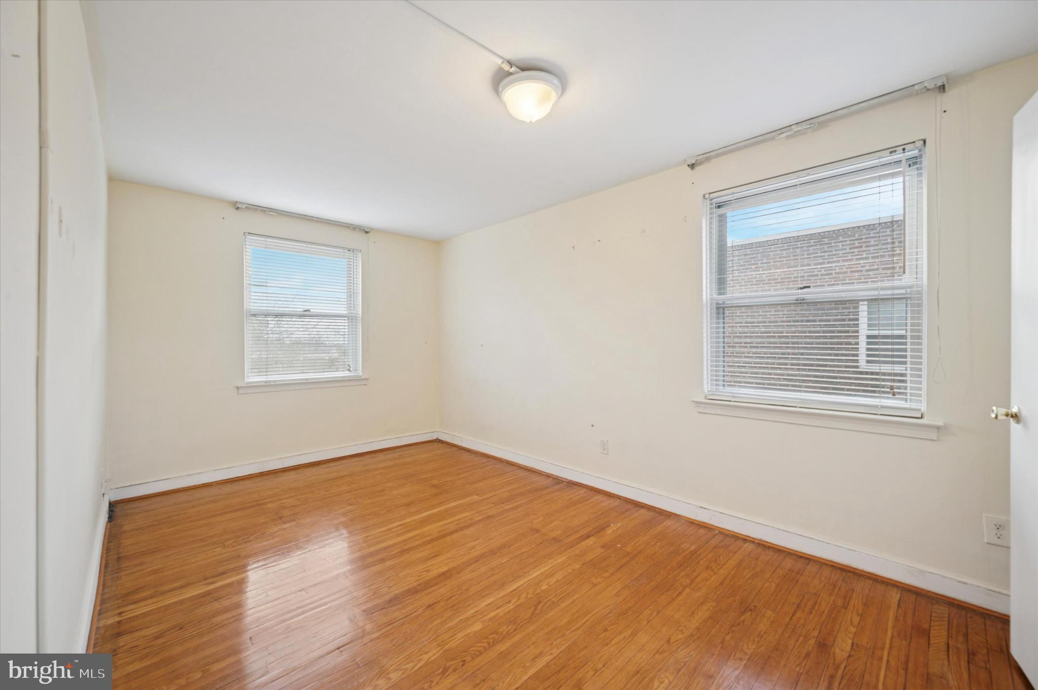 EAST OAK LANE - Residential