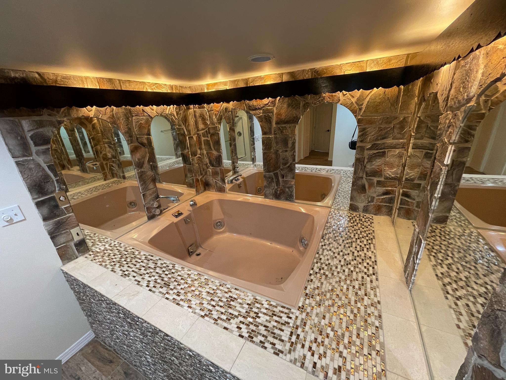 LIBERIA WOODS - Residential