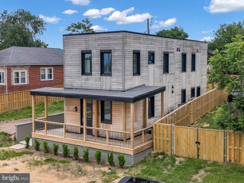 Photo of 1129 - Unit A Monroe Circle, BALTIMORE, MD 21225 (MLS # MDBA2221500)