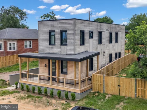 MLS: MDBA2221500