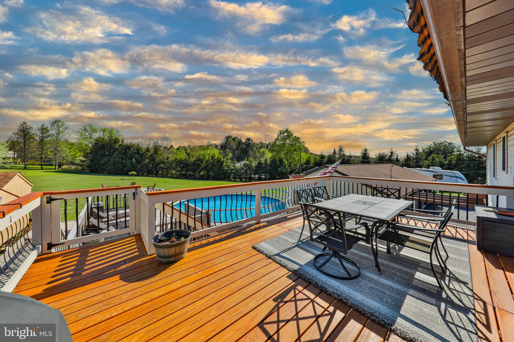 TOWAMENSING - Residential