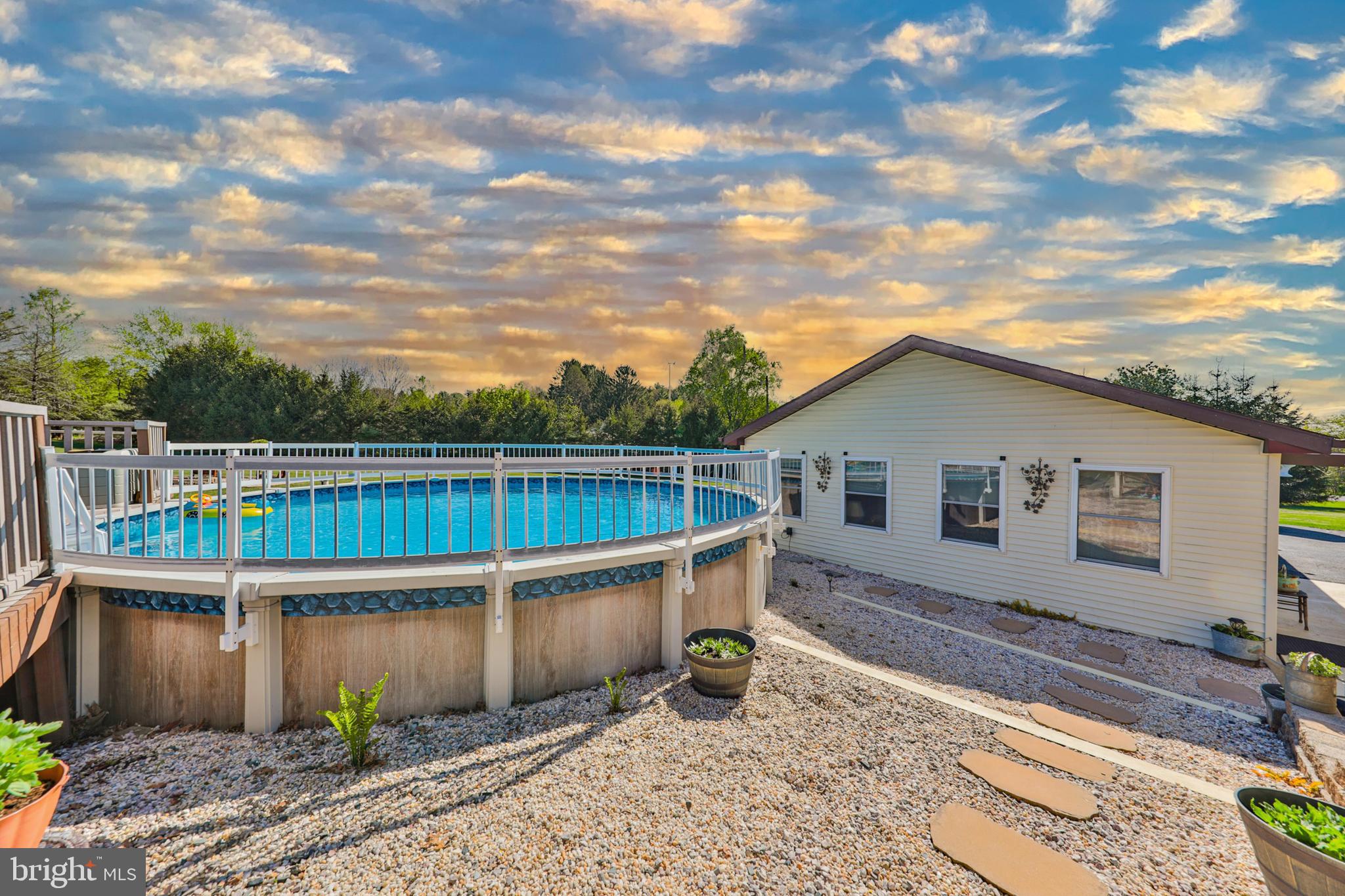 TOWAMENSING - Residential