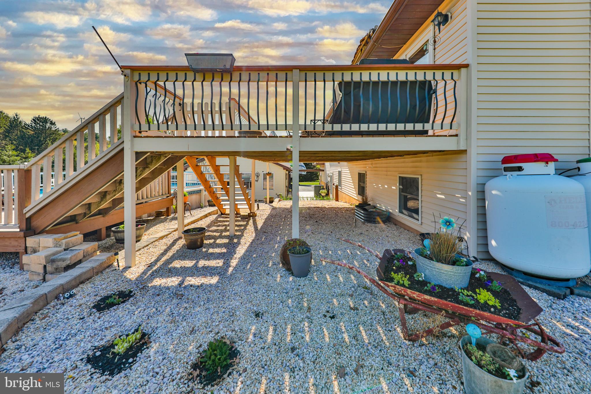 TOWAMENSING - Residential