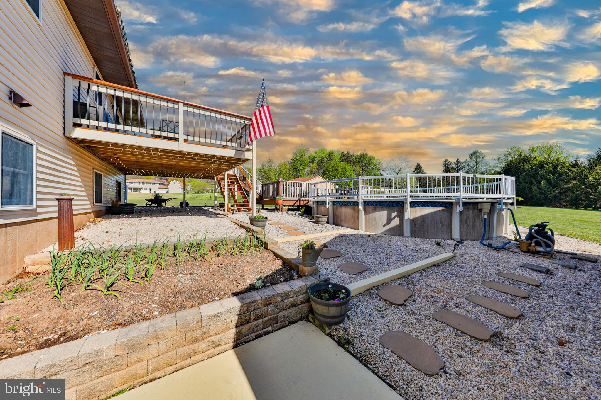 TOWAMENSING - Residential