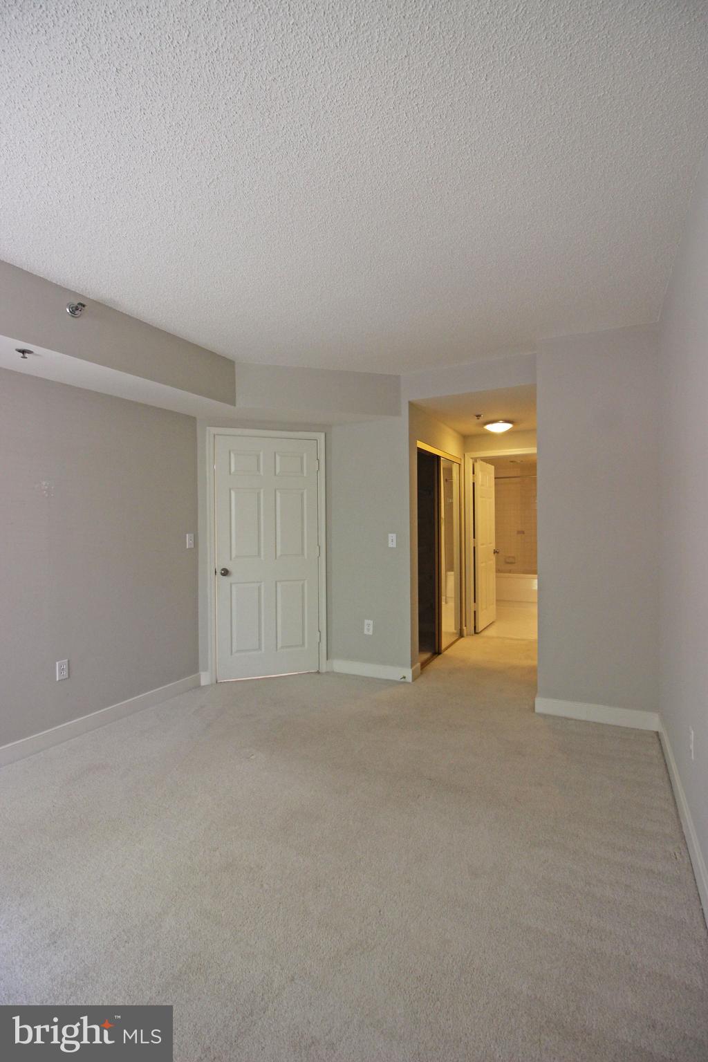 WINDSOR PLAZA - Residential Lease