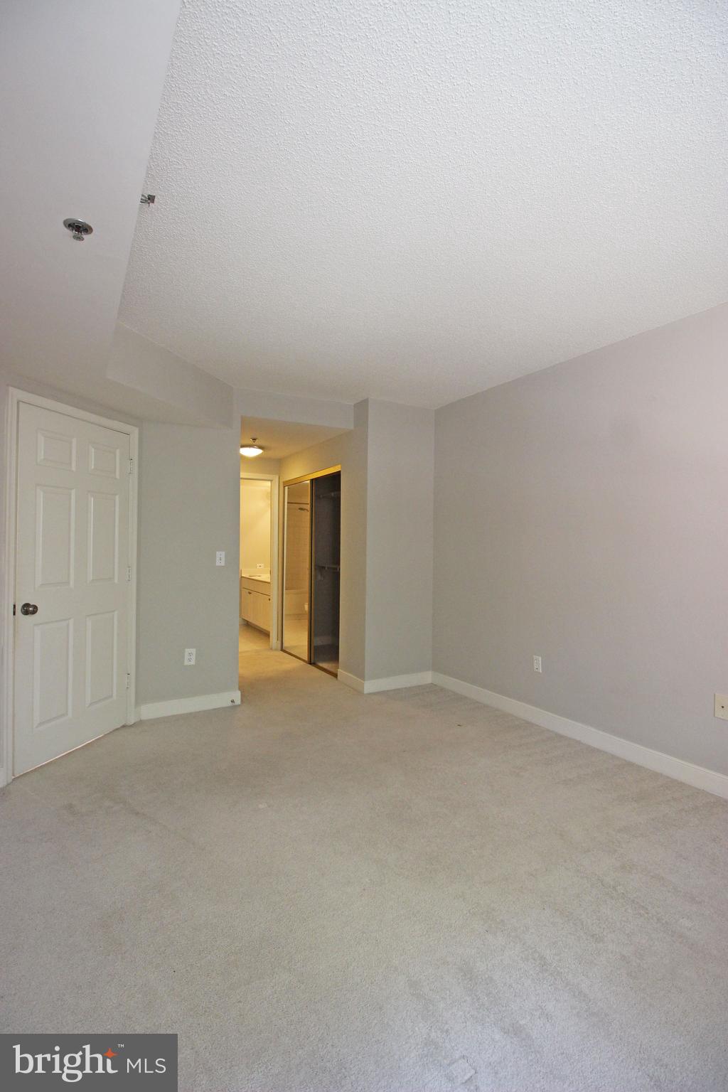 WINDSOR PLAZA - Residential Lease