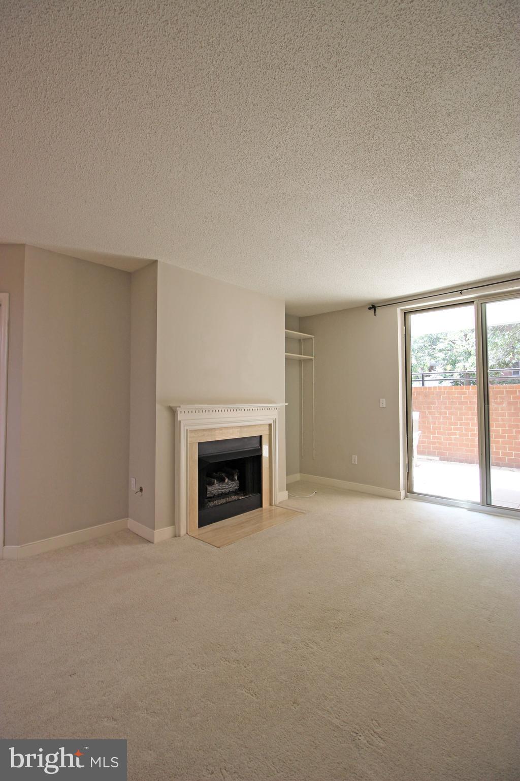 WINDSOR PLAZA - Residential Lease