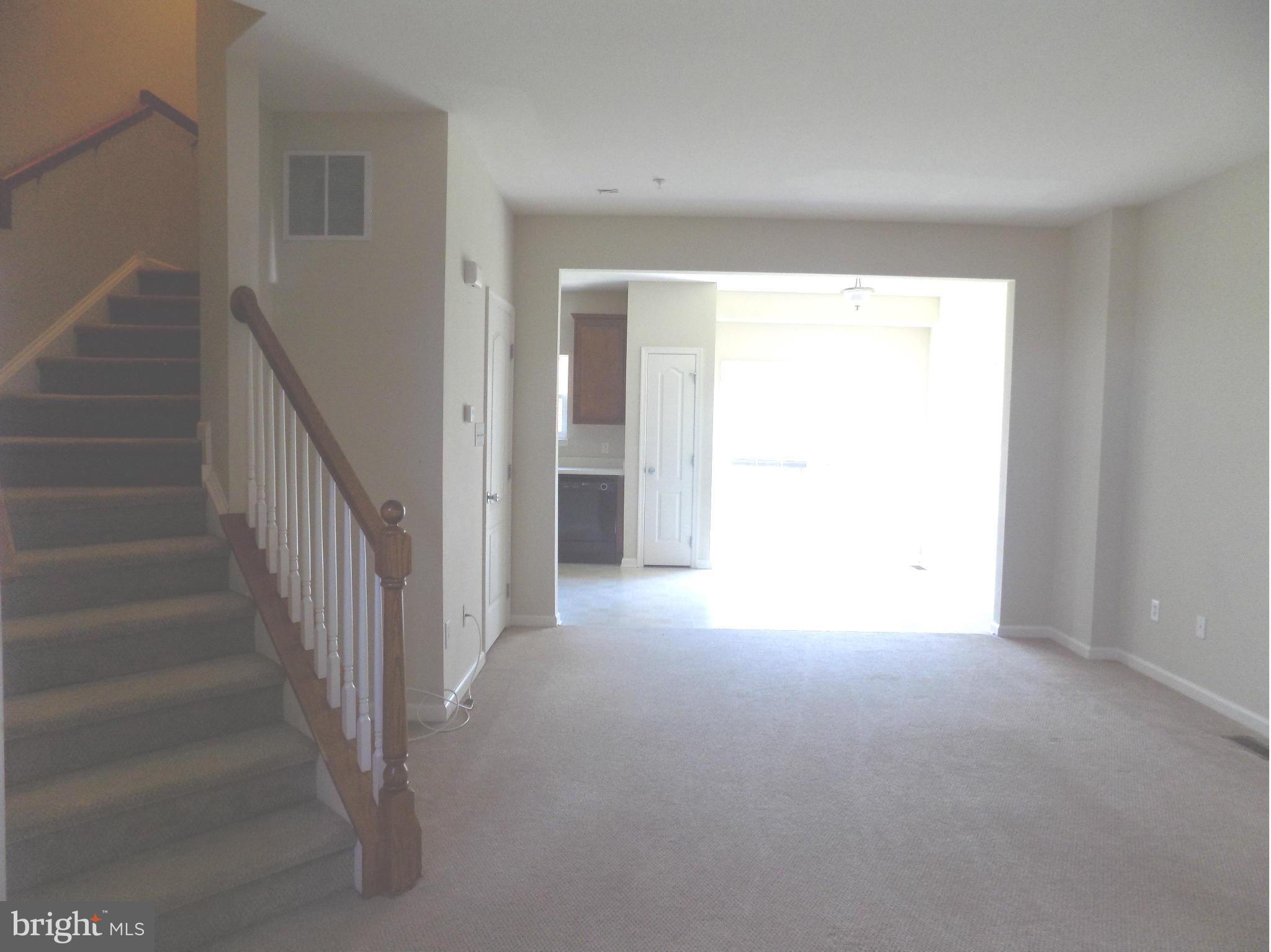 IVY HILLS - Residential Lease