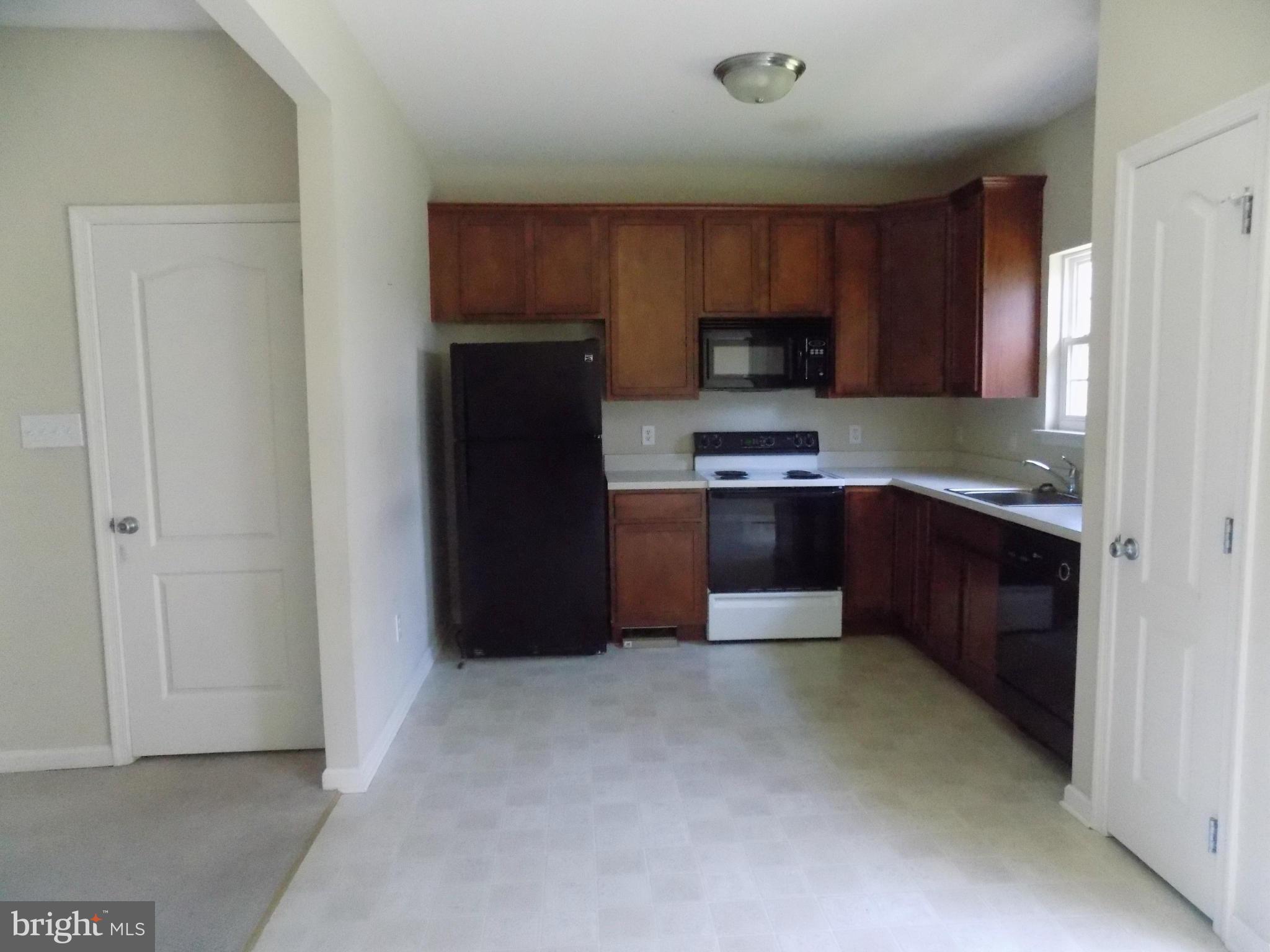 IVY HILLS - Residential Lease