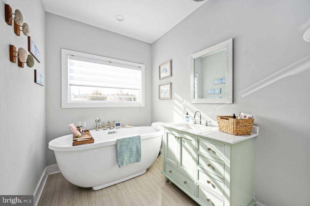 EAGLE BAY - Residential