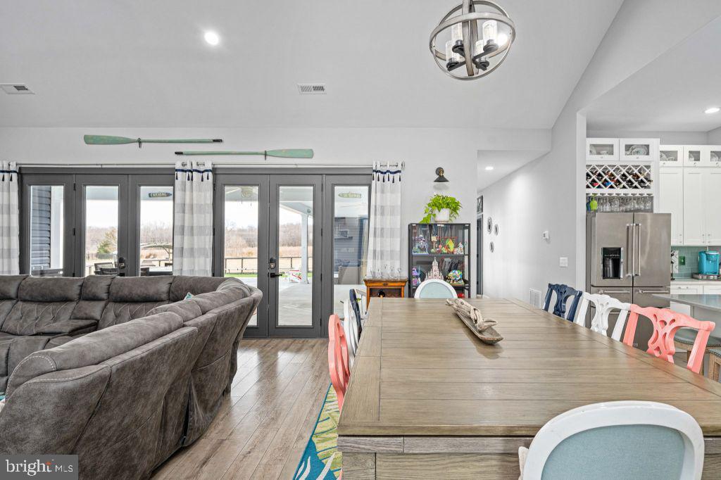 EAGLE BAY - Residential