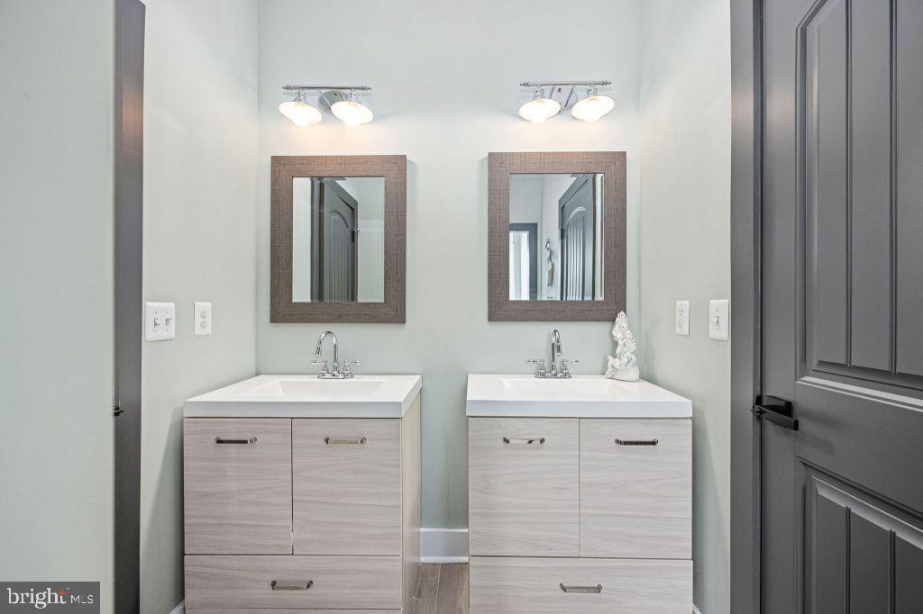 EAGLE BAY - Residential