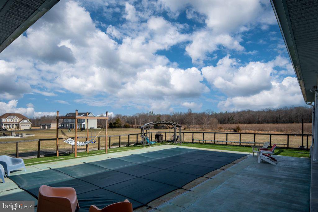 EAGLE BAY - Residential