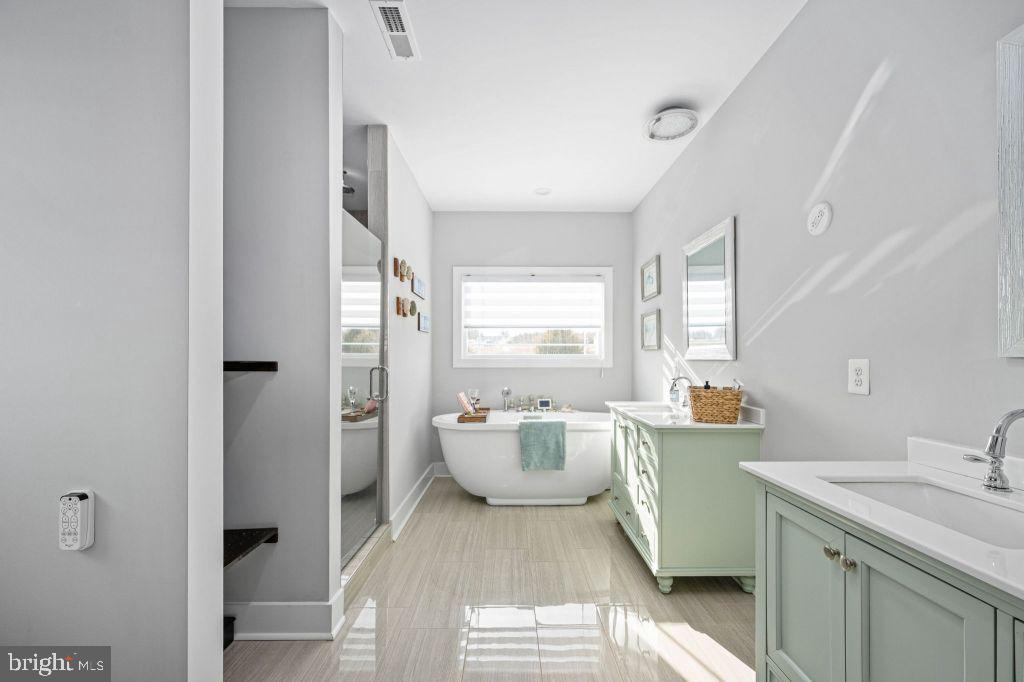 EAGLE BAY - Residential