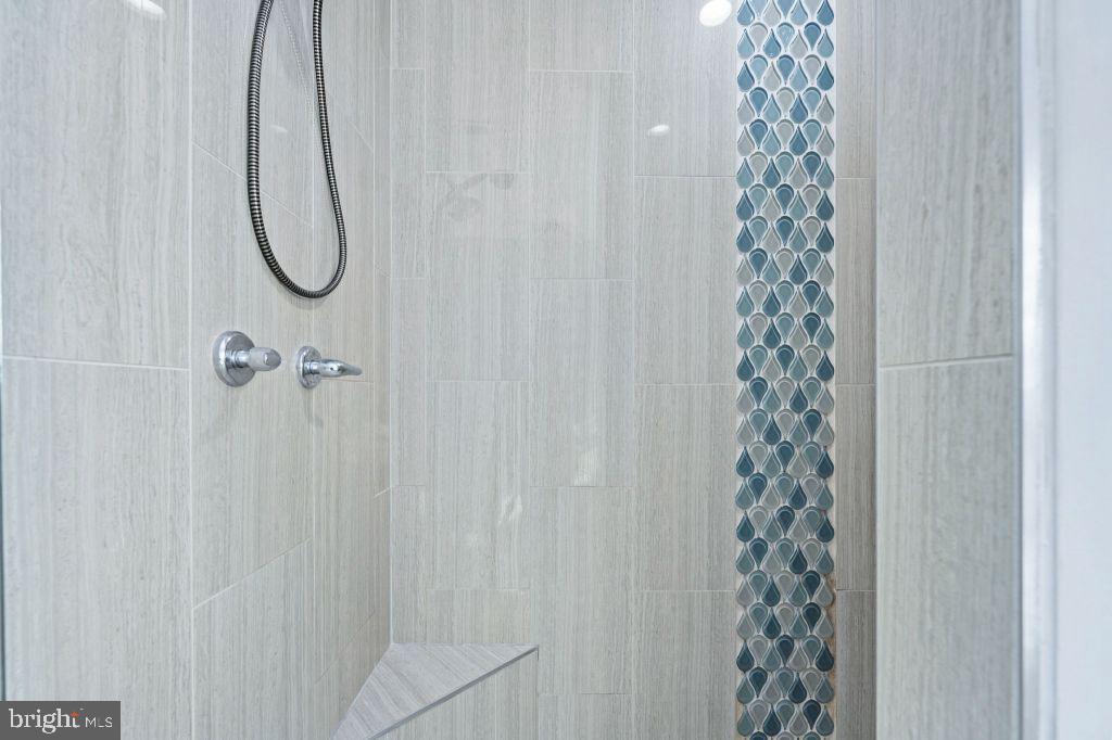 EAGLE BAY - Residential