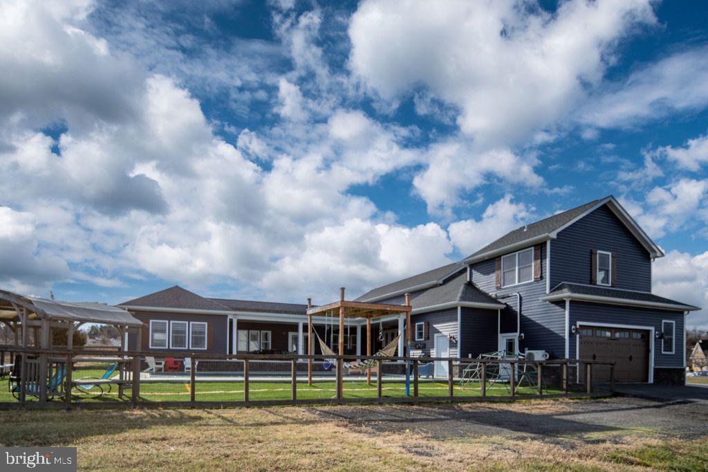 EAGLE BAY - Residential